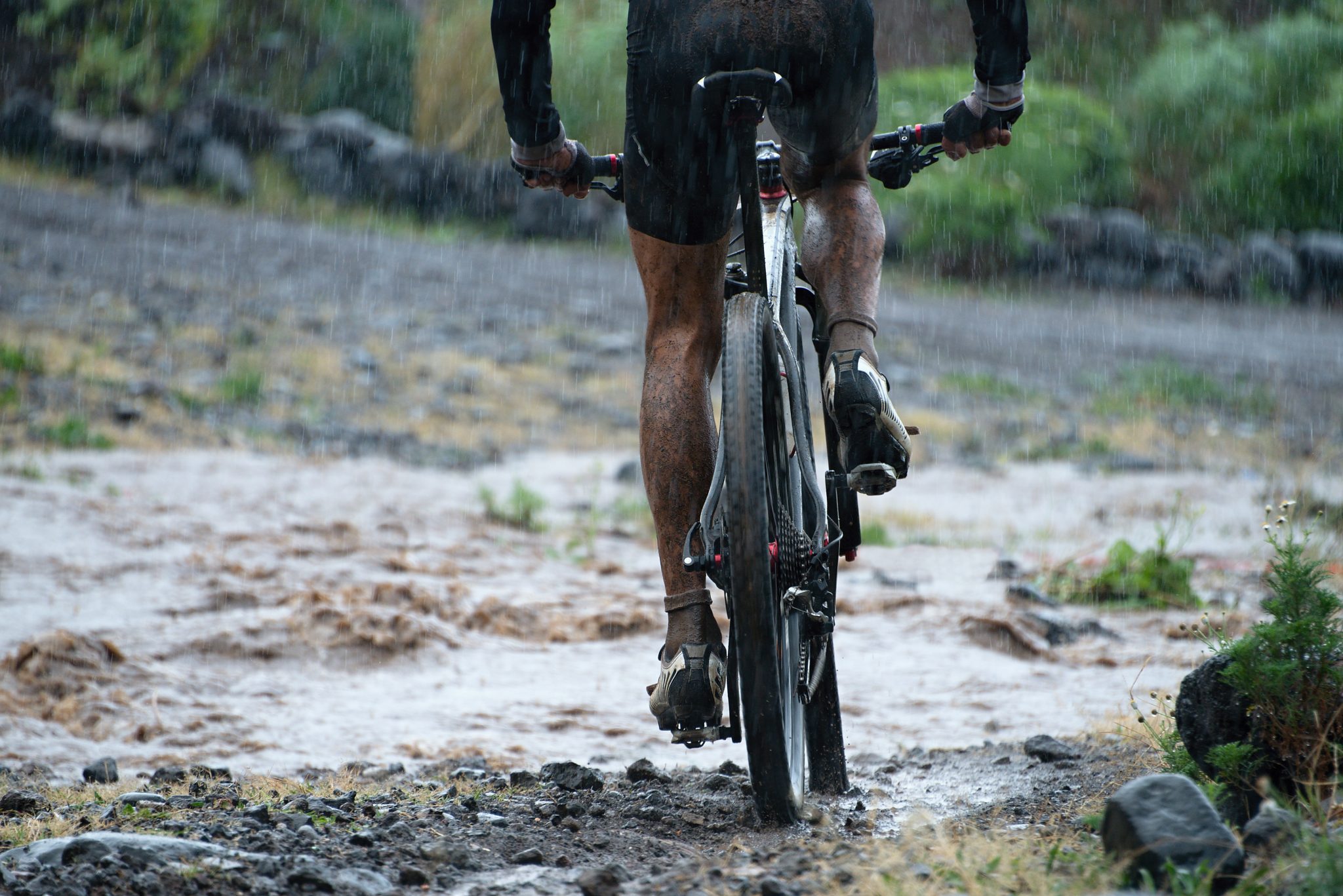 can-you-ride-your-e-bike-in-the-rain-best-electric-bikes