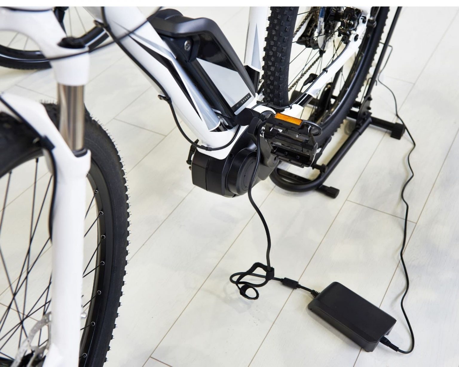 bike battery charging voltage